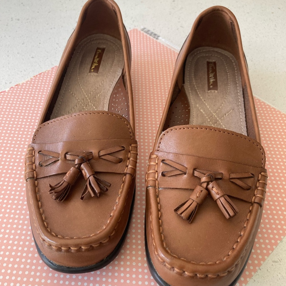 Tom Mchan women’s loafers size 9w